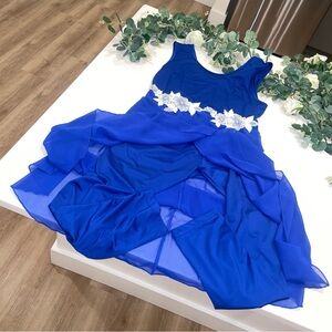 Elegant Blue Dress with Floral Accents